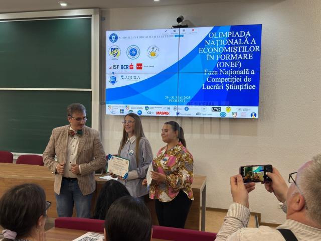 Studente ale Facultății de Economie, Administraţie şi Afaceri, premiate la Olimpiada Economiştilor în Formare