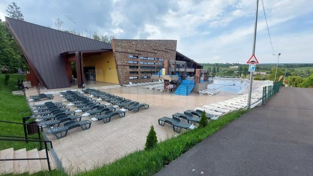 Baza de Agrement “Nada Florilor” din Fălticeni are trei piscine descoperite