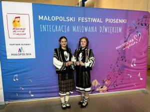Elevi humoreni premiați la Festivalul Internațional de muzică  „Integrare pictată cu sunet” din Polonia