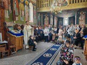 50 de lucrări, realizate de 35 de copii și tineri, cu vârste între 4 și 17 ani, au fost expuse la Centrul pentru Tineret „Ecclesia”