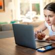 Elevii din licee vor face ore online săptămâna viitoare, în timp ce colegii de-a XII-a ...