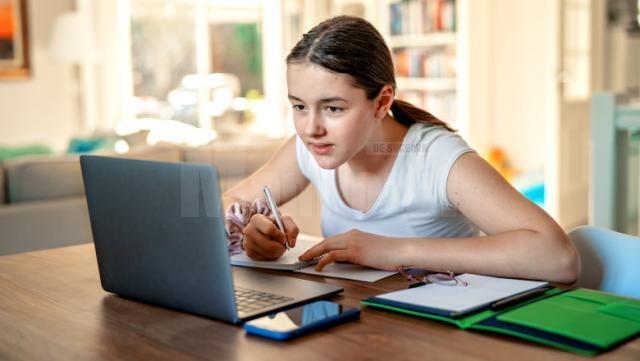 Elevii din licee vor face ore online săptămâna viitoare, în timp ce colegii de-a XII-a susțin bacalaureatul