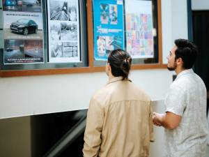 Viziuni studențești în imagini și video, într-o expoziție creativă de la Universitatea din Suceava