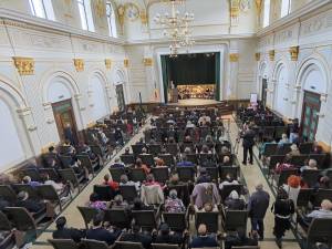 Daniel Codrescu la vernisajul expoziției din Palatul Dornelor