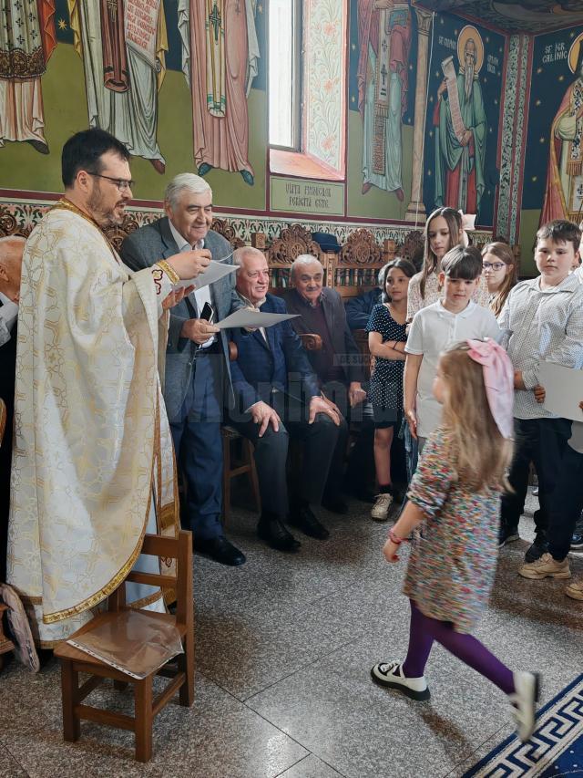 50 de lucrări, realizate de 35 de copii și tineri, cu vârste între 4 și 17 ani, au fost expuse la Centrul pentru Tineret „Ecclesia”