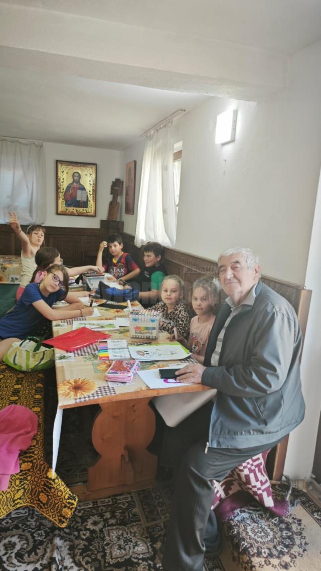 50 de lucrări, realizate de 35 de copii și tineri, cu vârste între 4 și 17 ani, au fost expuse la Centrul pentru Tineret „Ecclesia”