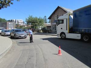 Restricții rutiere majore în Fălticeni: Traficul greu, deviat prin centrul orașului timp de trei zile
