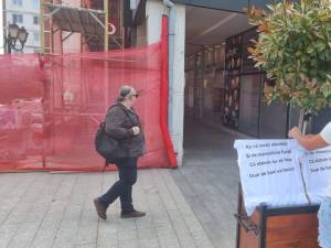 Curg reclamații zilnic privind agenția care susține că recrutează modele, în centrul Sucevei