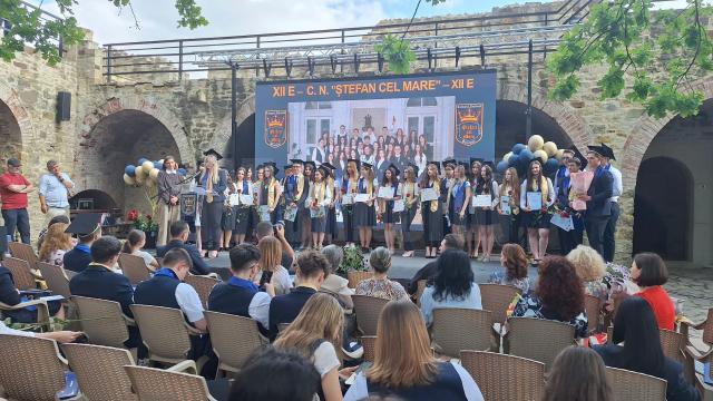 Ultimul clopoțel al promoției cu numărul 165 a Colegiului ”Ștefan cel Mare”