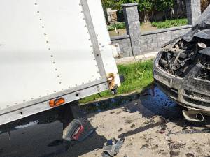 Un șofer mort de beat a provocat o tamponare cu trei mașini