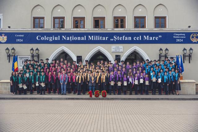 Festivitatea de absolvire Foto elev sergent Matei Trofin