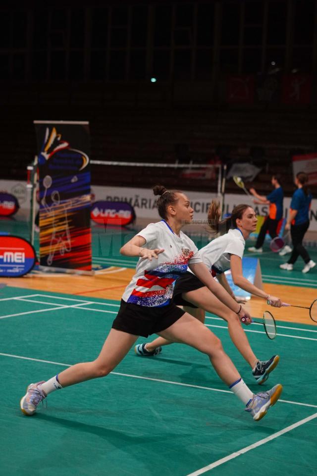 Oraşul Gura Humorului găzduieşte un important turneu internaţional de badminton