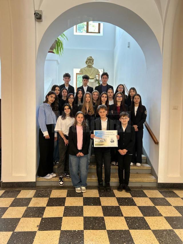 Opt distincții, dintre care cinci premii I, obținute de Colegiul „Hurmuzachi” la concursul național “CDIdei în cărți”