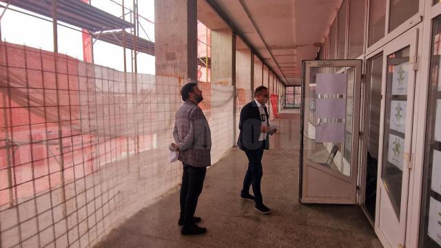 Protecția Consumatorilor a pus vineri lacăt pe agenția de modelling din centrul Sucevei