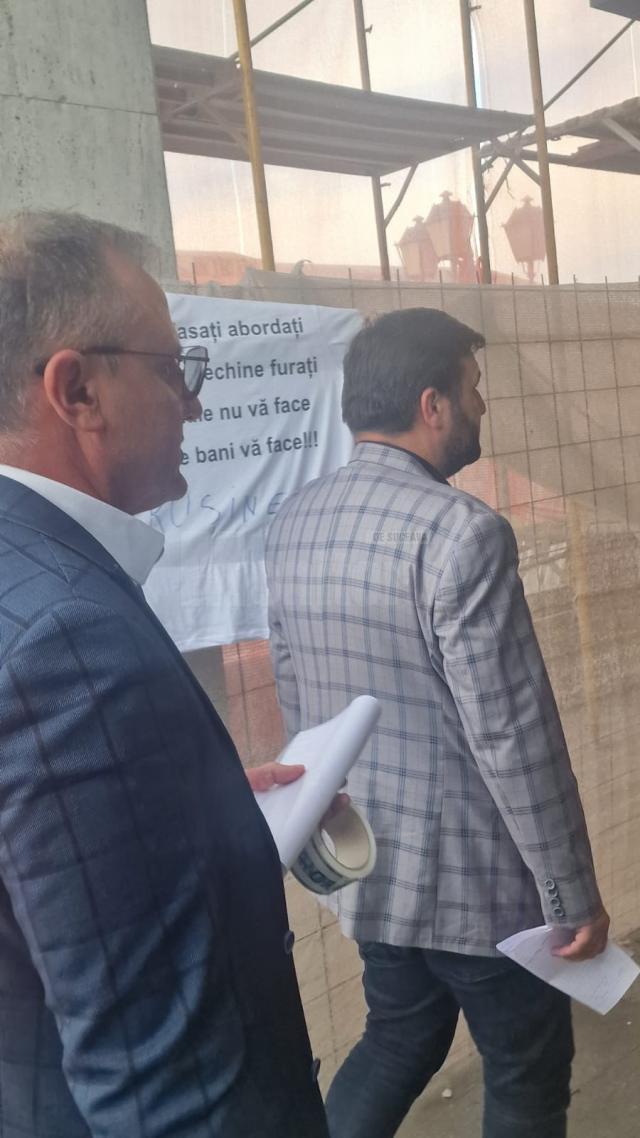 Protecția Consumatorilor a pus vineri lacăt pe agenția de modelling din centrul Sucevei