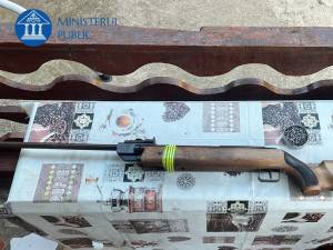 Polițiștii au ridicat de la suceveni 30 de arme achiziționate ilegal, de pe piața neagră