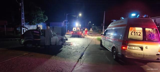Un autoturism în care se aflau cinci oameni, izbit în intersecție de un minor de 16 ani, la volanul mașinii tatălui său