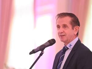 Decanul Facultății de Medicină, Mihai Covaşă