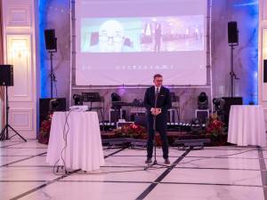Prefectul Traian Andronachi şi online academicianul Tîrnoveanu