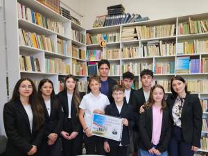 Opt distincții, dintre care cinci premii I, obținute de Colegiul „Hurmuzachi” la concursul național “CDIdei în cărți”