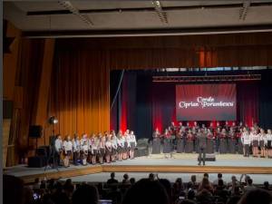 Muzica vibrantă a lui Ciprian Porumbescu, ascultată cu emoție de sute de spectatori, la Suceava