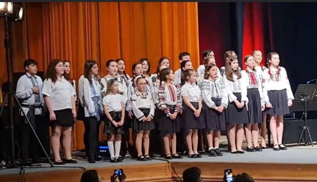 Muzica vibrantă a lui Ciprian Porumbescu, ascultată cu emoție de sute de spectatori, la Suceava