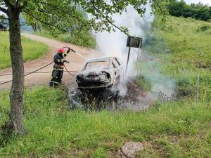 Incendiu izbucnit la un autoturism, pe raza satului Solonețu Nou