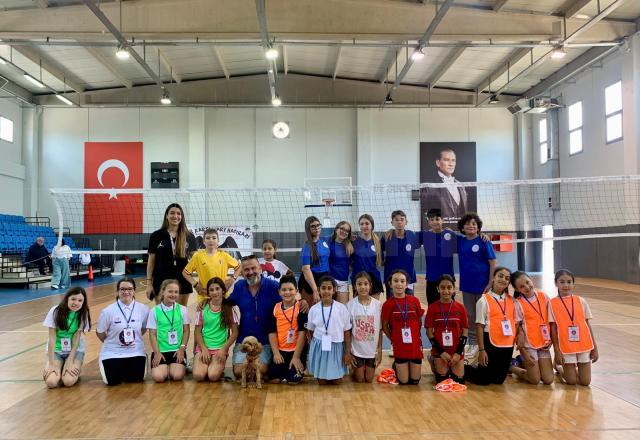 Profesori și elevi de la Școala Gimnazială Nr. 4 Suceava, în Turcia, în cadrul unui proiect Erasmus+ de prevenire și combatere a bullyingului