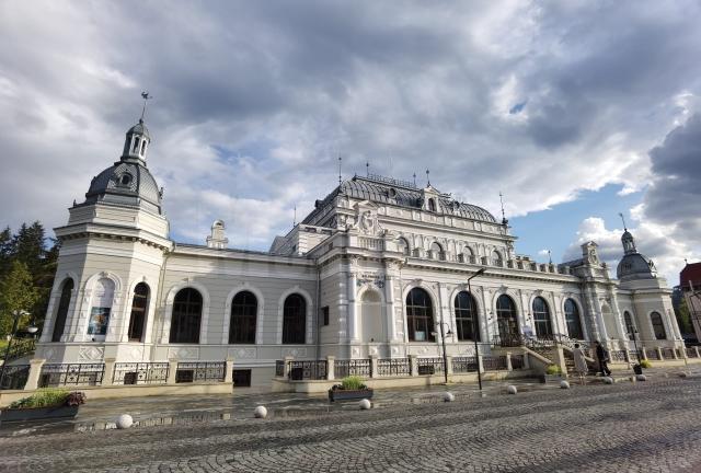 Reprezentanții a șapte centre universitare din România și Republica Moldova se întrunesc vineri la „Cazinoul Băilor” din Vatra Dornei 1