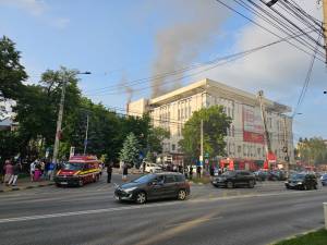 Incendiu la sala de sport situată la ultimul etaj al Complexului Comercial "Bucovina"