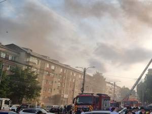 Incendiu la sala de sport situată la ultimul etaj al Complexului Comercial "Bucovina"