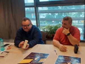 Trei ore de poveste și cu povești despre marele poet Cezar Ivănescu, spuse de scriitorul Viorel Ilișoi, la Suceava