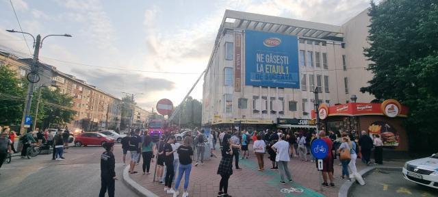 Incendiu la sala de sport situată la ultimul etaj al Complexului Comercial "Bucovina"