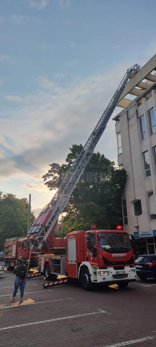 Incendiu la sala de sport situată la ultimul etaj al Complexului Comercial "Bucovina"