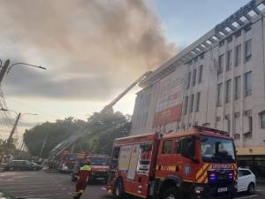 Incendiu la sala de sport situată la ultimul etaj al Complexului Comercial "Bucovina"