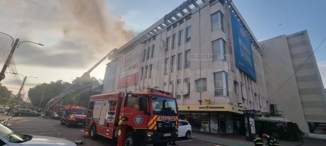 Incendiu la sala de sport situată la ultimul etaj al Complexului Comercial "Bucovina"