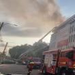 Mașinile de pompieri la fața locului