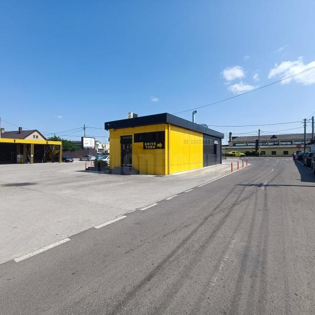 Drive Thru cu sucuri și gustări