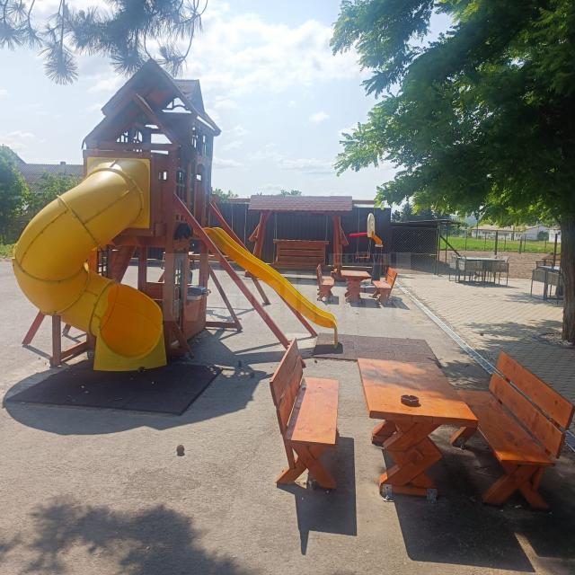 Mic spațiu de joacă pentru copii