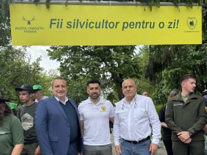 Ciprian Muscă, președintele ASFOR, Marius – Dan Sîiulescu - directorul general al Romsilva, Vasile Rusu - directorul economic al RNP, la Ziua Silvicultorului