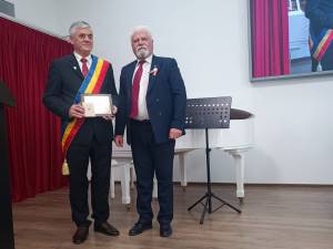 Primarul Ioan Pavăl a devenit academician de onoare al Academii de Studii Medicale din Moldova
