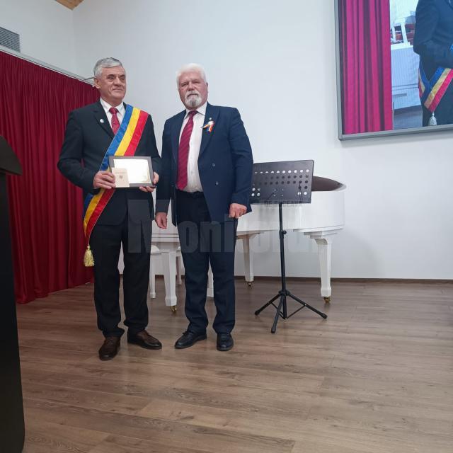 Primarul Ioan Pavăl a devenit academician de onoare al Academii de Studii Medicale din Moldova