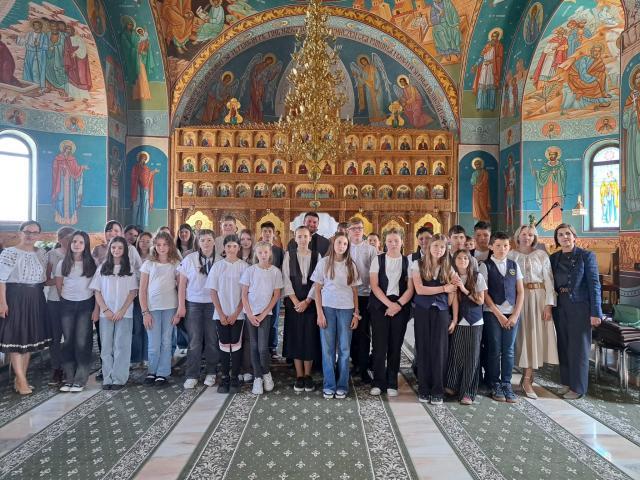 „Mâini dibace-pictură pe ceramică", acțiune la care au participat elevi din Bosanci și Marginea