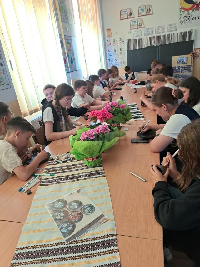 „Mâini dibace-pictură pe ceramică", acțiune la care au participat elevi din Bosanci și Marginea