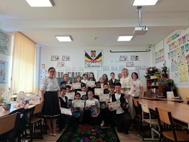 „Mâini dibace-pictură pe ceramică", acțiune la care au participat elevi din Bosanci și Marginea