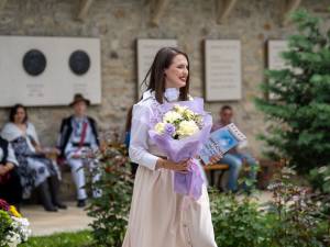Ana Maria Moglan a câștigat marele premiu al concursului de recitare a liricii eminesciene „La Putna”