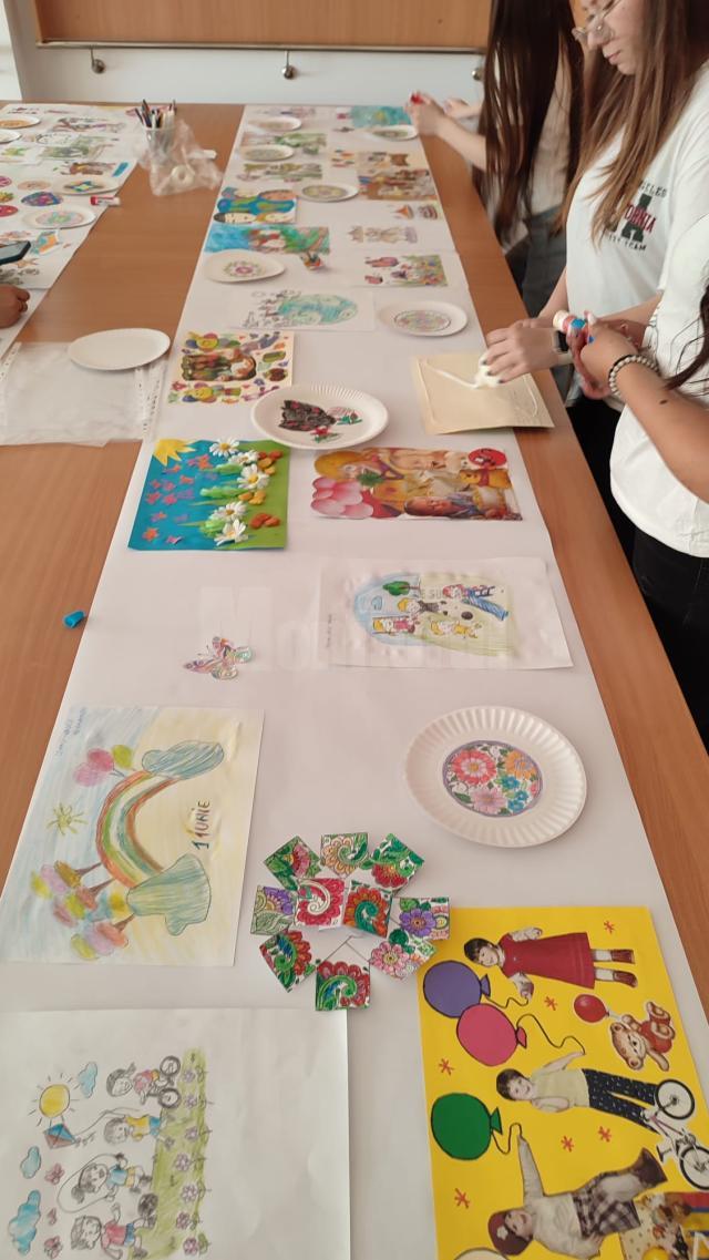 Lucrări realizate de elevi humoreni, ilustrând viziuni creative asupra copilăriei, empatiei și prieteniei, adunate într-o expoziție