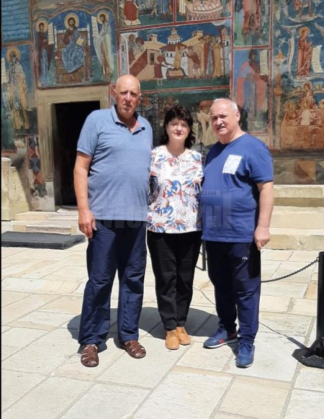 Absolvenți ai primei promoții a Liceului de Industrie Alimentară Suceava au sărbătorit  împreună cu colegii din alte zone 42 de ani de la terminarea Universităţii