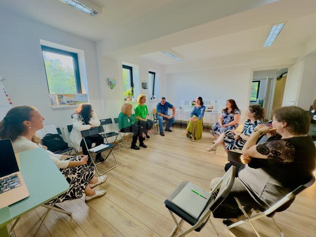 La Dorna Candrenilor a fost inaugurat primul centru de educație prin ecoturism din Țara Dornelor