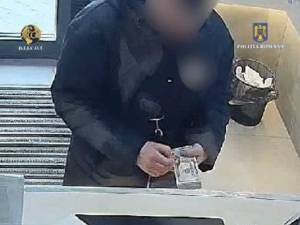 Percheziții la Vatra Dornei, la persoane suspecte că puneau pe piață dolari falsificați